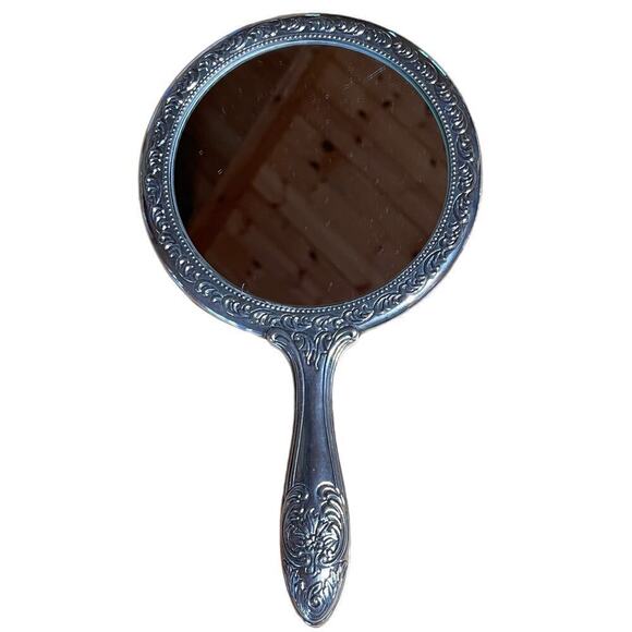 Vintage 4 piece vanity set. Silver Plated Raised Roses. Ornate.Mirror,brush,comb - Picture 4 of 10